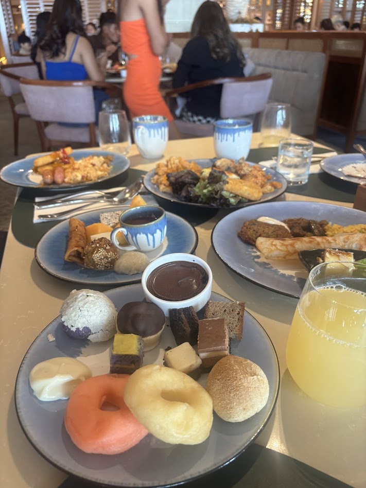 画像1: なんといっても美食！毎日通っても食べきれないビュッフェレストラン