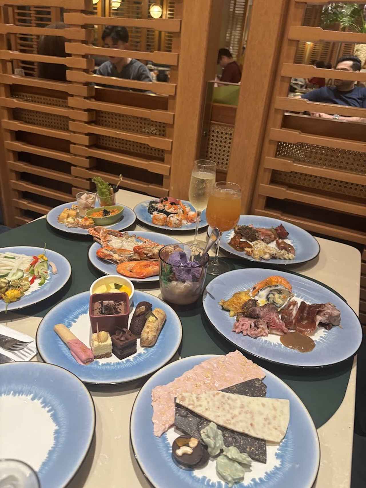 画像3: なんといっても美食！毎日通っても食べきれないビュッフェレストラン