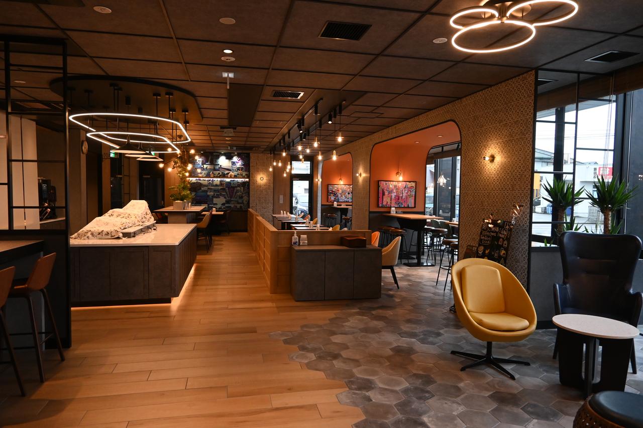 画像1: ラウンジで過ごす、ちょっと特別な夜時間