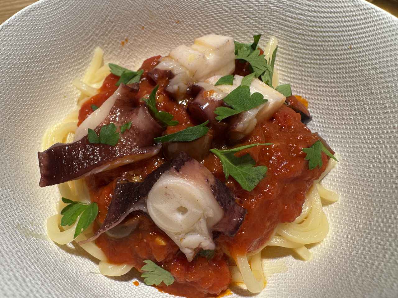 画像: 茹で上げ真蛸のアラビアータソースの生パスタ