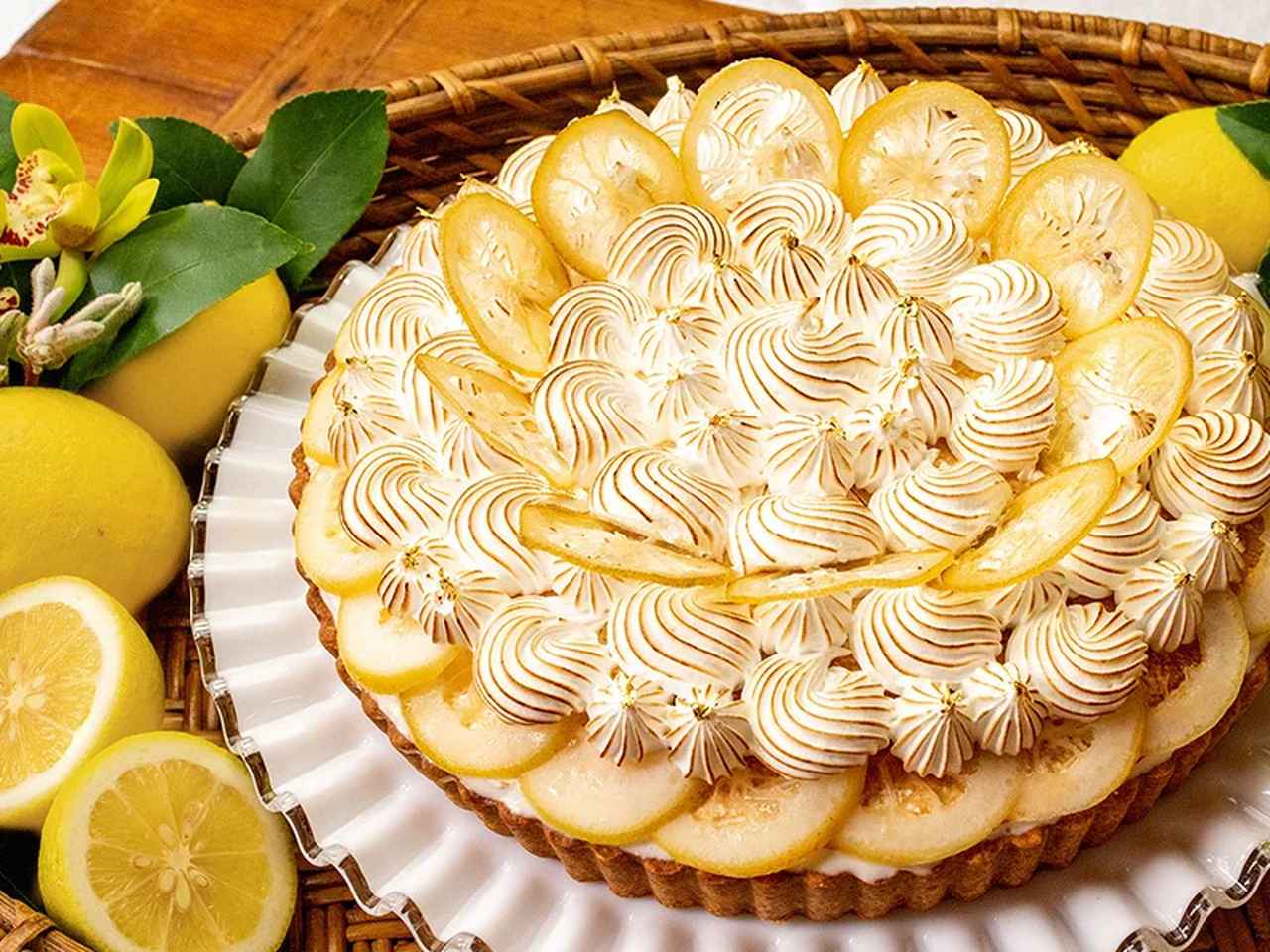 画像: 販売期間: 2026年4月15日(水)~4月30日(木) 販売価格: piece ¥1,198 / whole(25cm) ¥11,988 販売店舗:東京ドームシティ店・京都・大阪・浜松・名古屋栄 ※静岡店では「静岡県産 “清沢レモン”のタルト」を販売いたします。