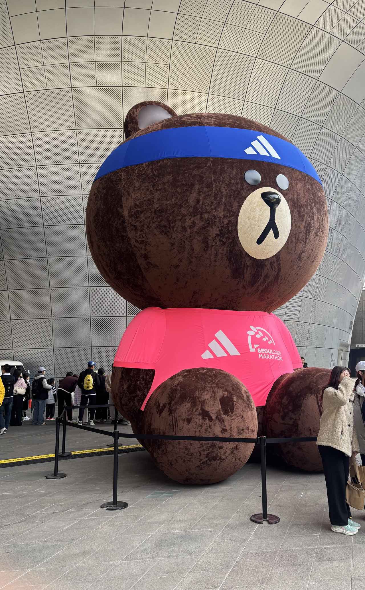 画像: DDP（東大門デザインプラザ）を散策