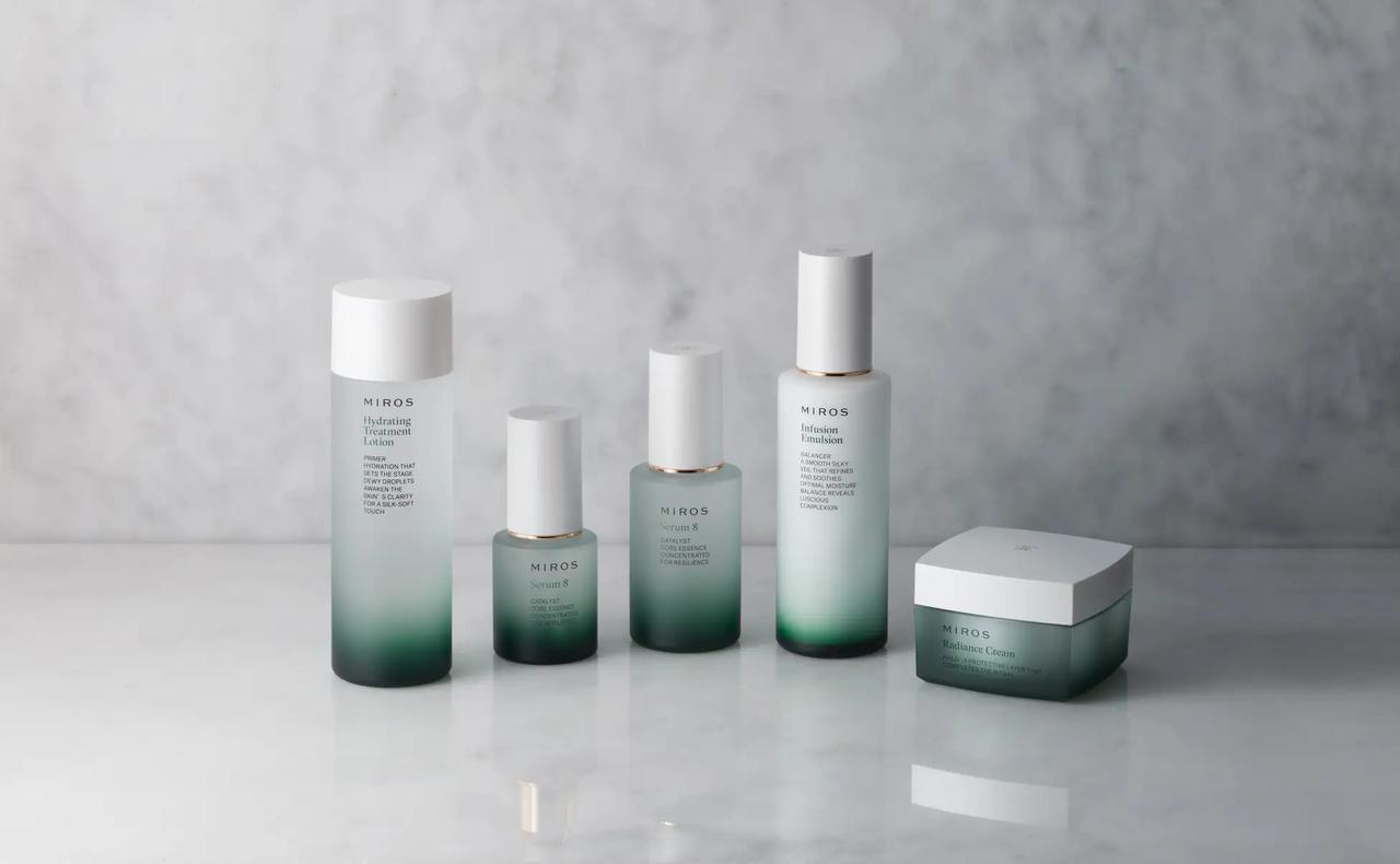 画像: 化粧水・乳液・美容液・クリームの全４アイテム構成。 「整える（PRIMER） → 潤す（BALANCER） → 補う（CATALYST） → 守る（HALO）」