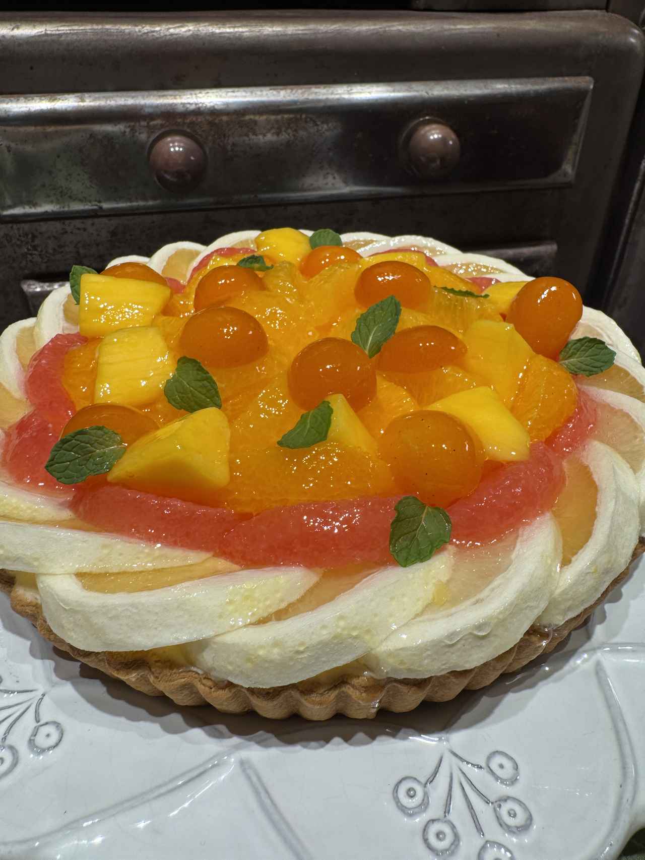 画像: 販売期間:2026年2月19日(木)~5月中旬の販売予定 販売価格: piece ¥1,296 / whole(25cm) ¥12,960 販売店舗: 全12店舗