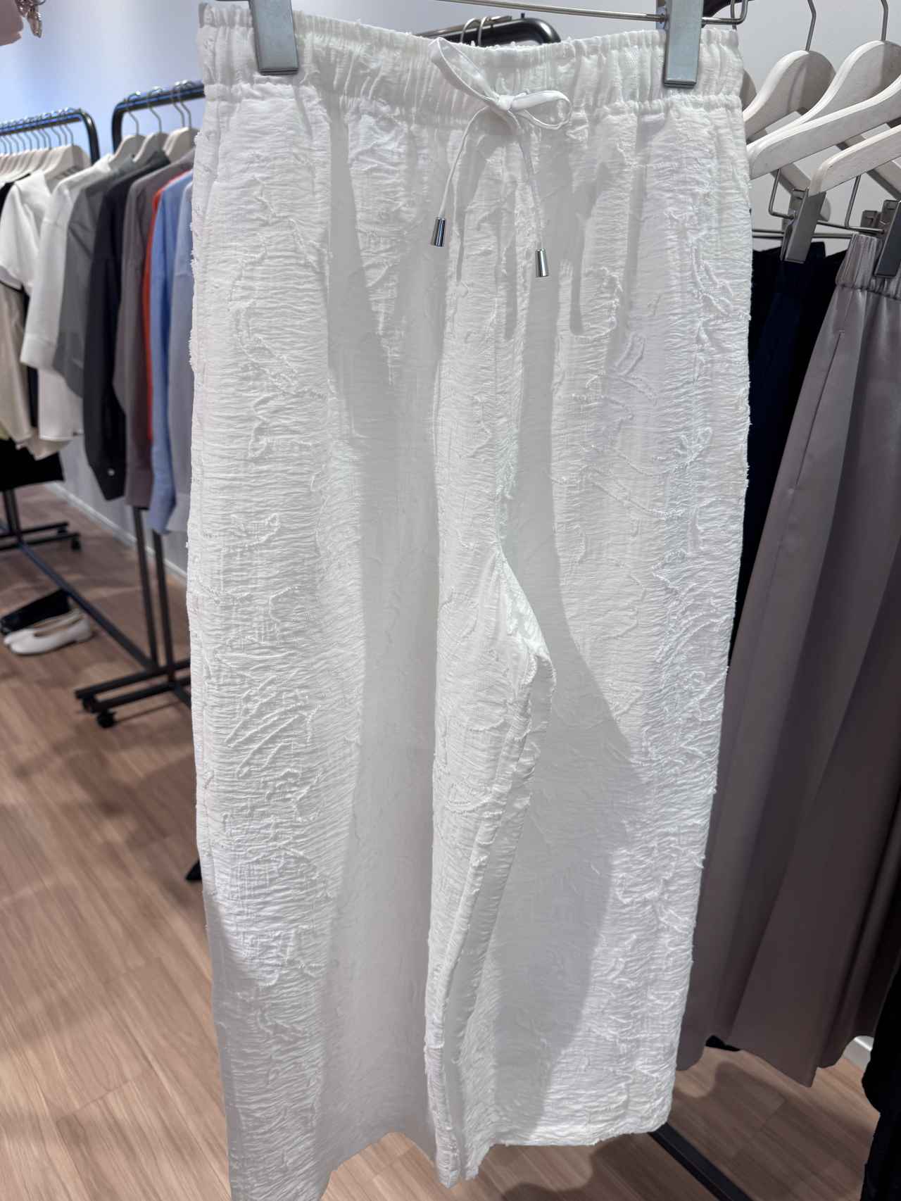 画像3: “ラクしてサマになる”が新常識♡PLSTの進化系イージーパンツ「ラクサマパンツ」でつくる、夏のきれいめリラックス