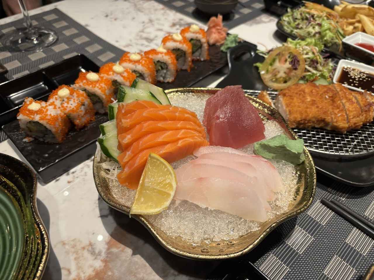 画像: 刺身盛り合わせ　クラッシック　1200ペソ