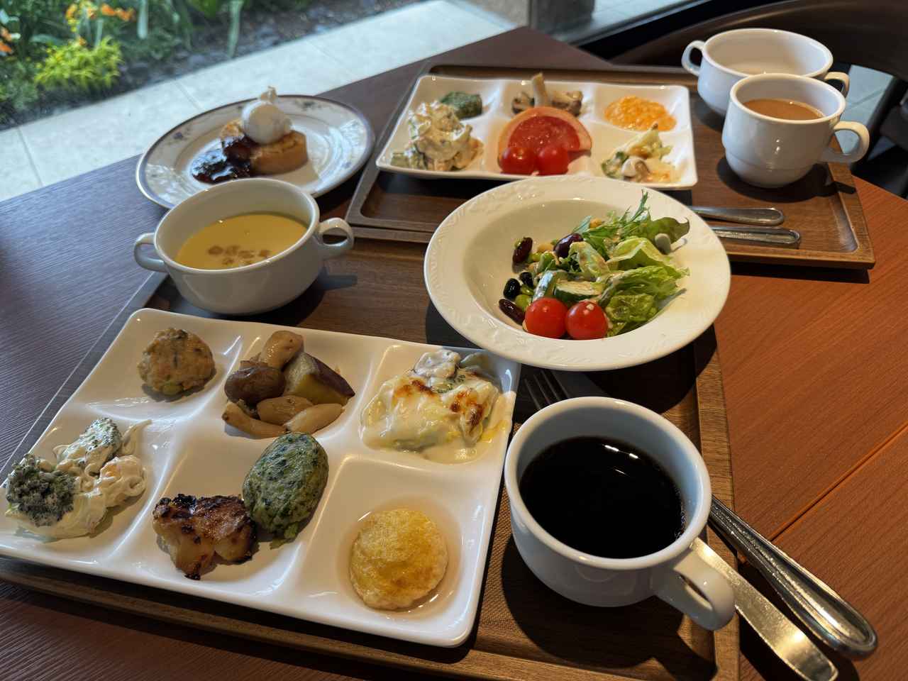 画像3: 朝は40種類のブッフェで“元気をチャージ”