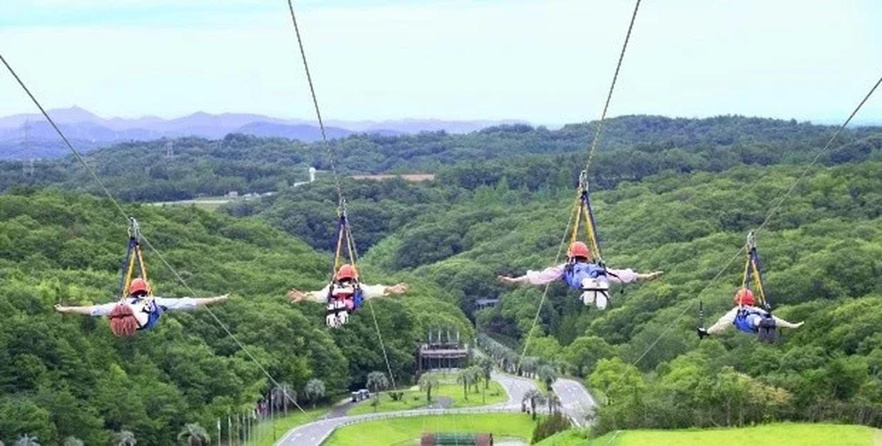 画像: スカイ・イーグル ※“うつ伏せ姿勢”で飛行するジップラインタイプのアクティビティとして日本最高速度（体重85～115㎏の方の場合）。2020年3月時点、当社調べ