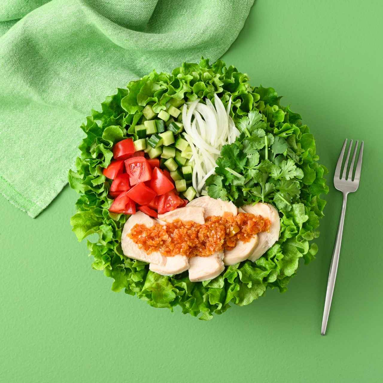 画像: パクチー初心者にもおすすめのエスニックサラダ