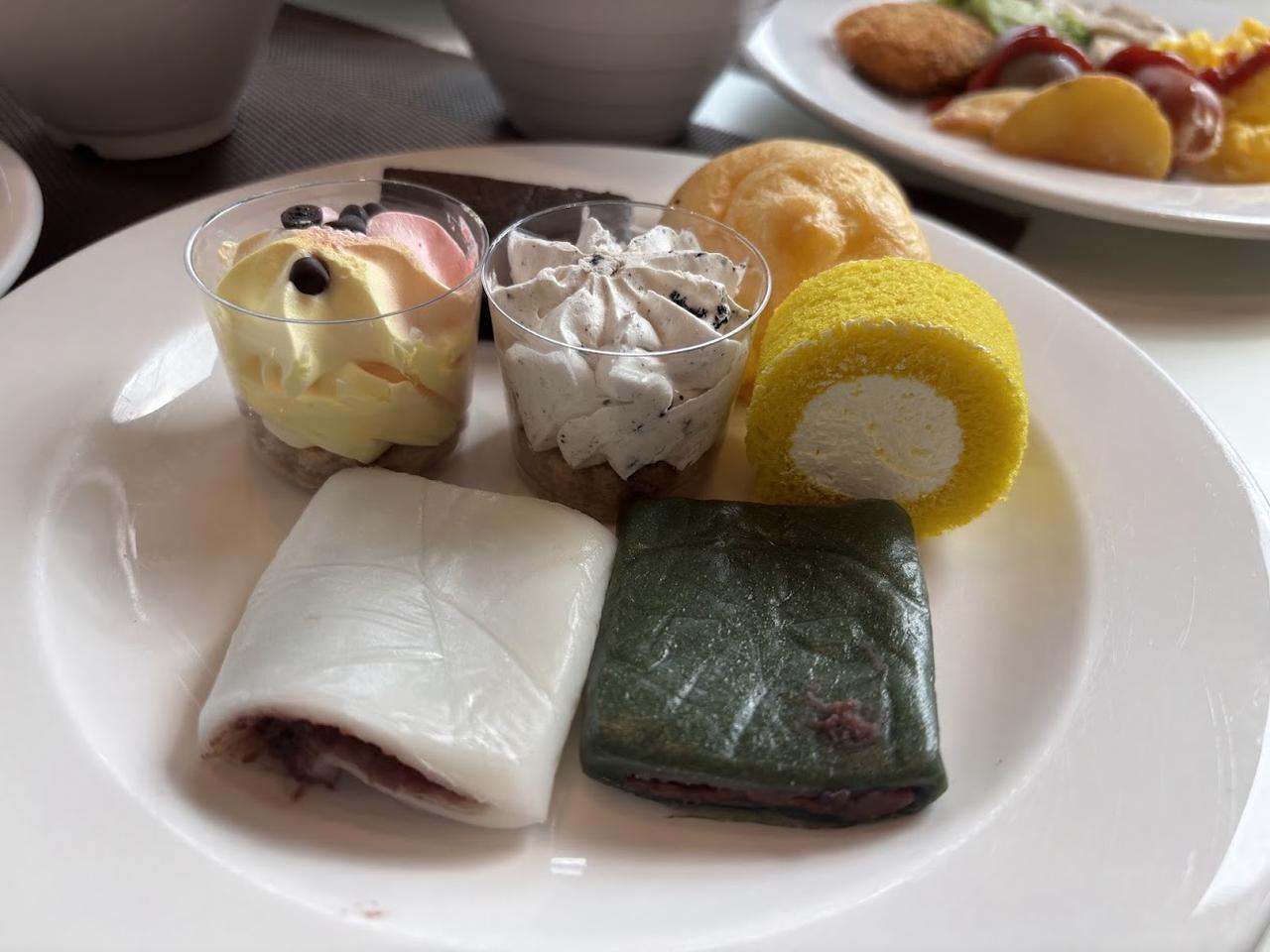 画像7: 陽光差し込む空間でいただきます
