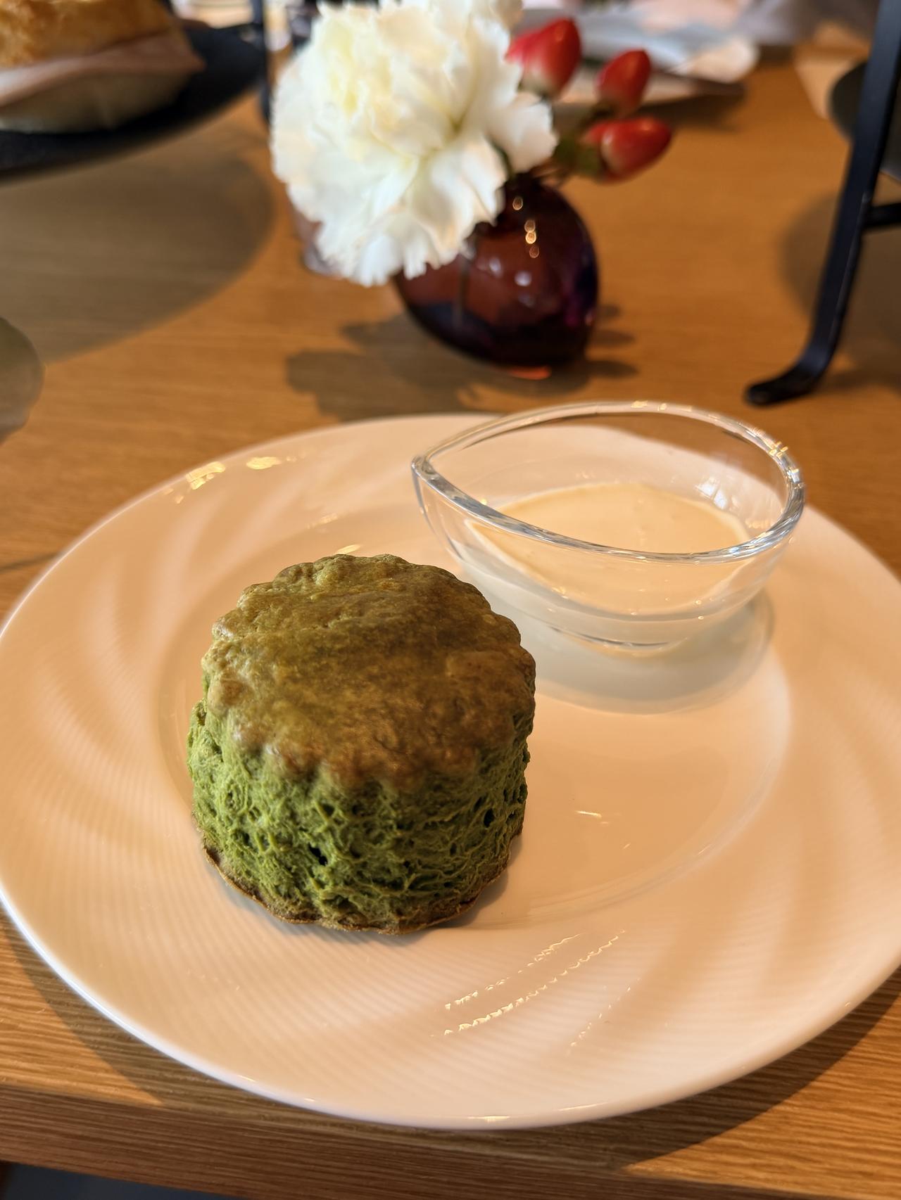 画像: スコーンにも抹茶!甘味と塩味が交差する“奥行き”のある一品に