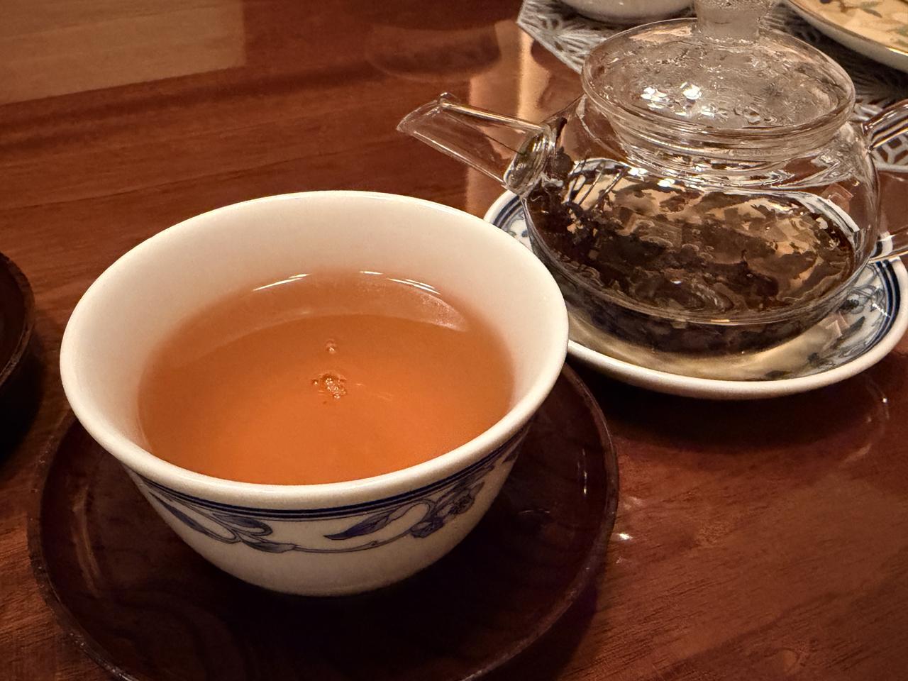 画像: 東方美人茶 はちみつのような甘い香りと完熟果実を思わせる風味が特徴