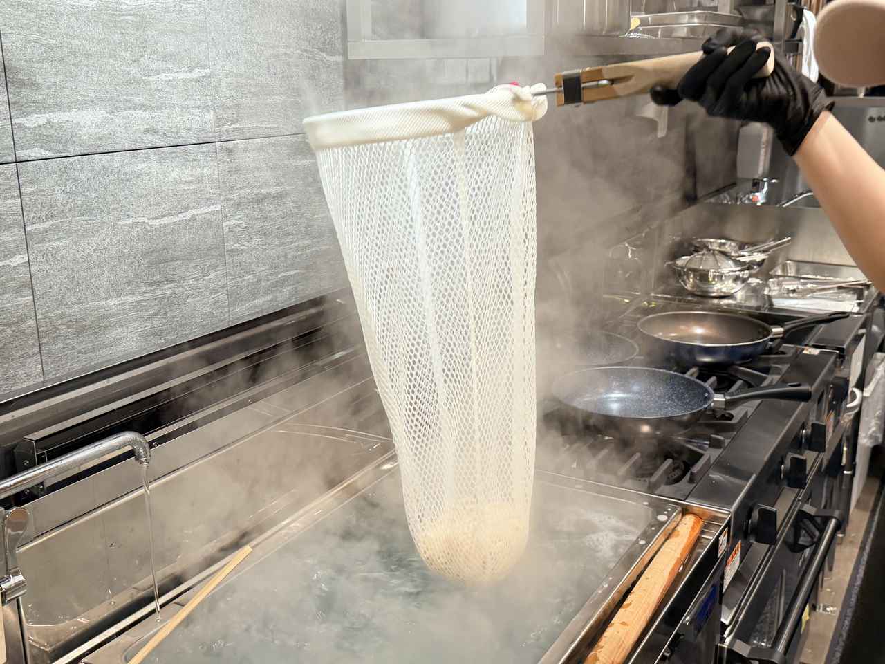 画像10: 世界一贅沢な和牛うどん♡A5和牛×すき焼き×体験型『麺屋いしヰ 銀座店』が5月24日グランドオープン！