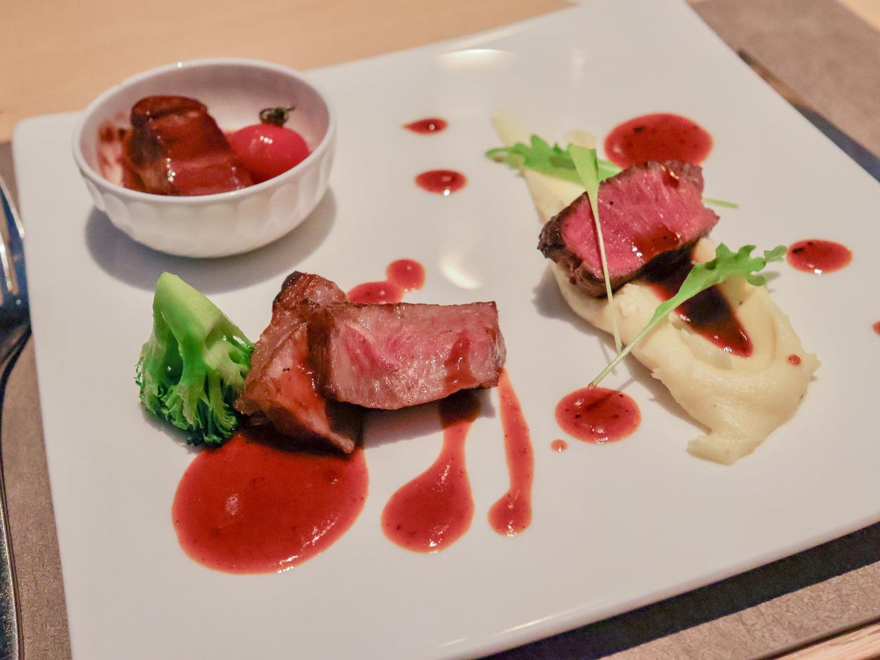 画像: 3種の肉料理を食べ比べ