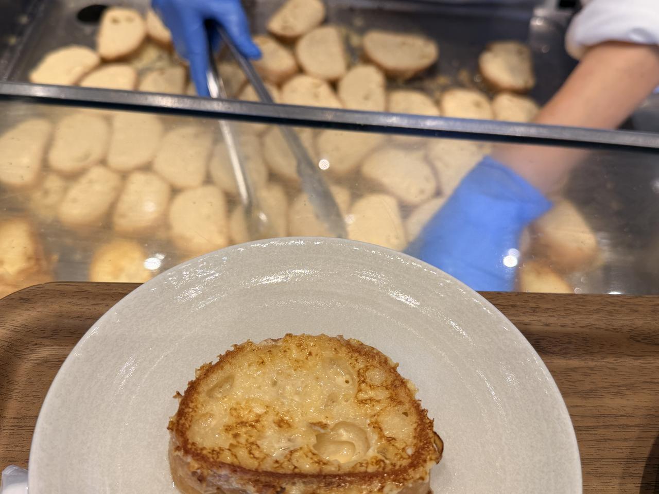画像: 朝食は焼き立てのフレンチトーストが大人気