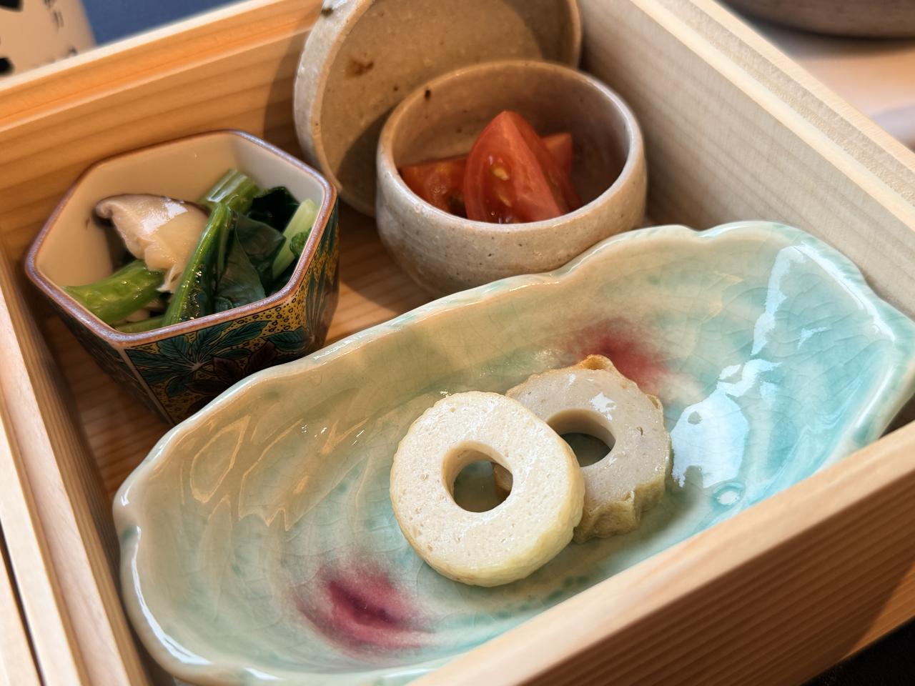 画像: 熊本県産ミニトマトの河内晩柑果汁マリネ ちむらさんのとうふちくわとあごちくわ 鳥取県産原木椎茸とっとり115とほうれん草のお浸し