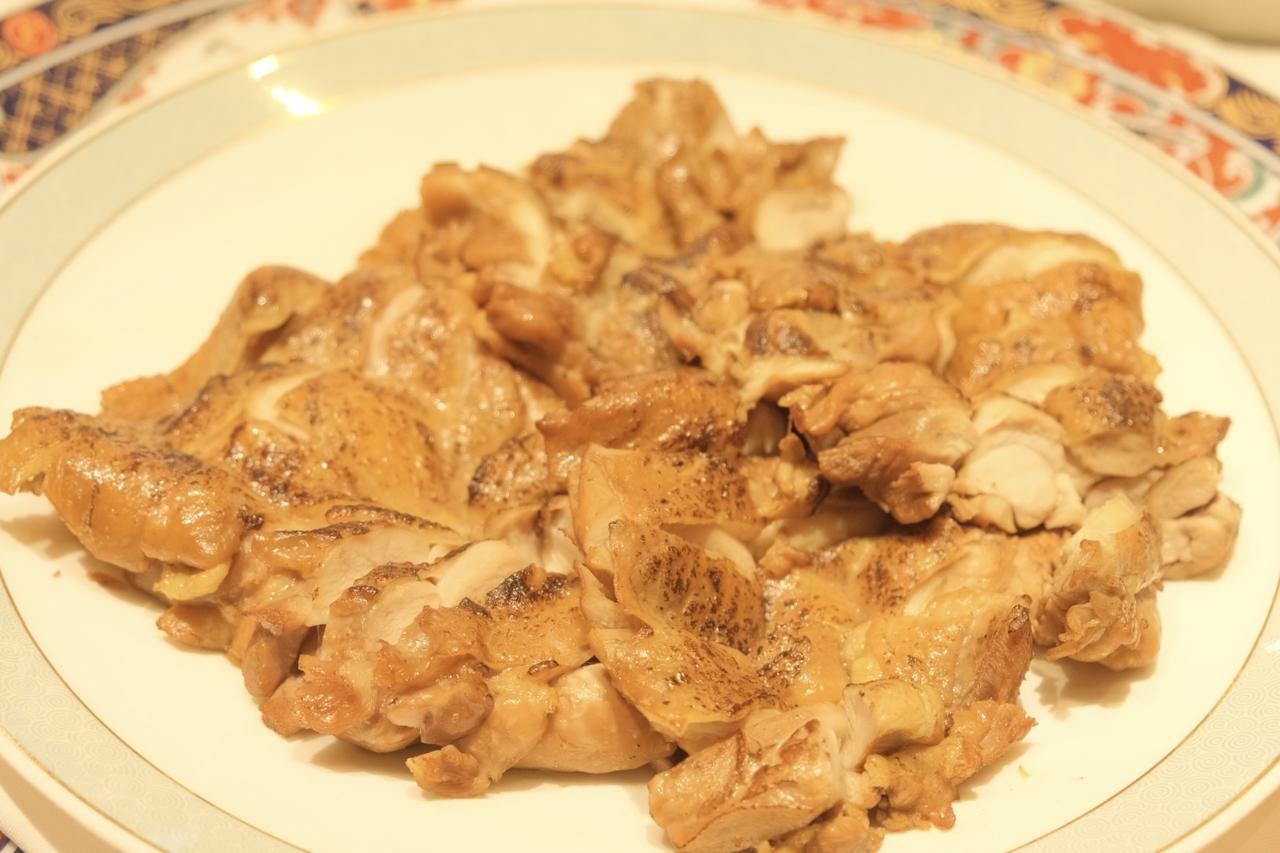 画像: 鶏もも肉の烏龍茶蒸し