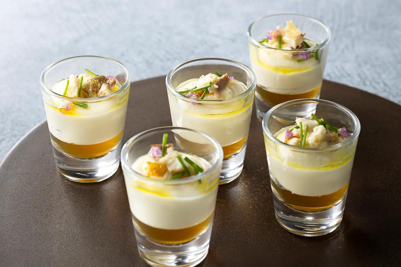 画像1: ダイニング「ドゥ ミル」シェフ 髙橋克友監修『鮎のパルマンティエ ~パリ・ソワール仕立て~』