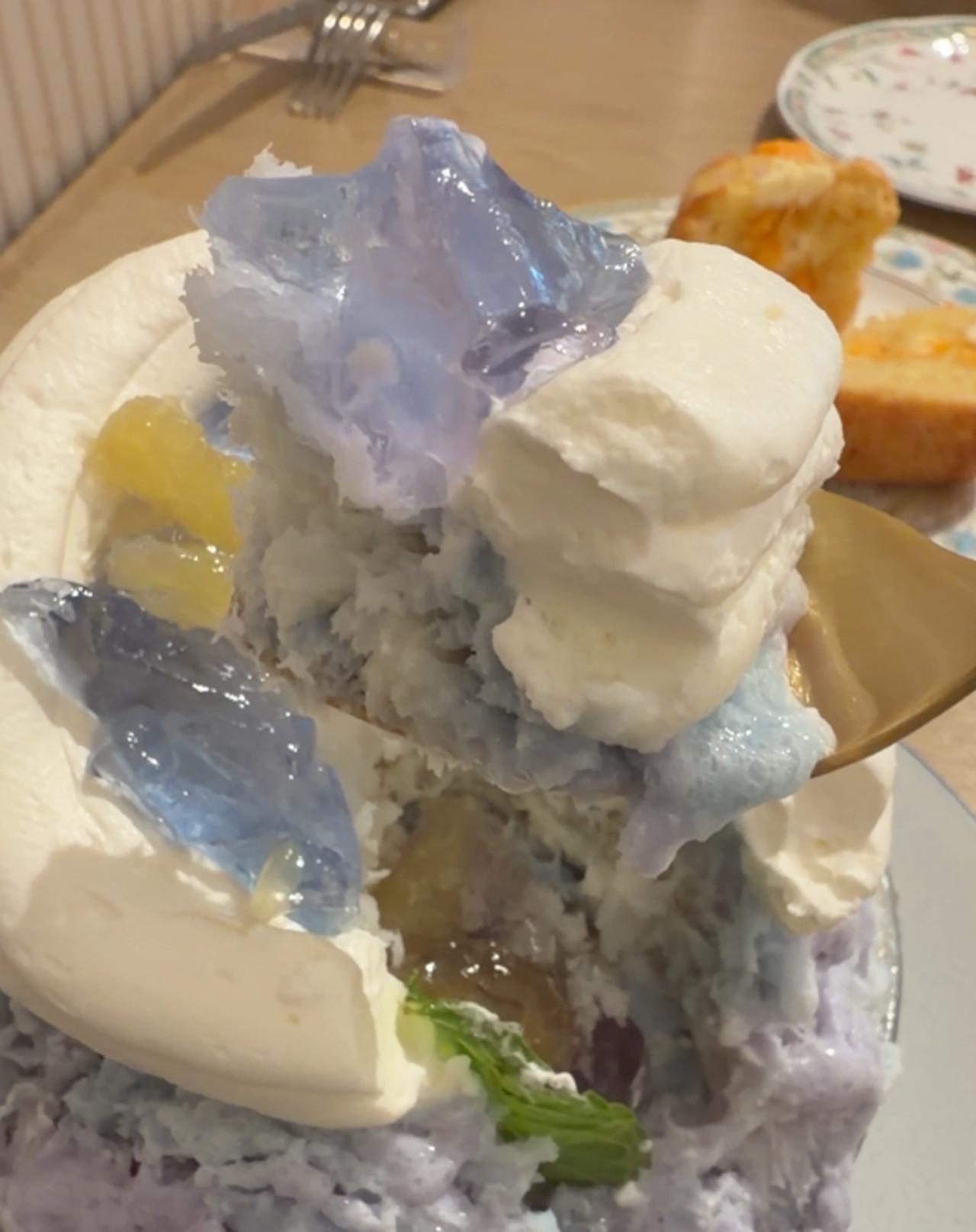 画像: 杏仁豆腐が入っていてパフェ感覚！