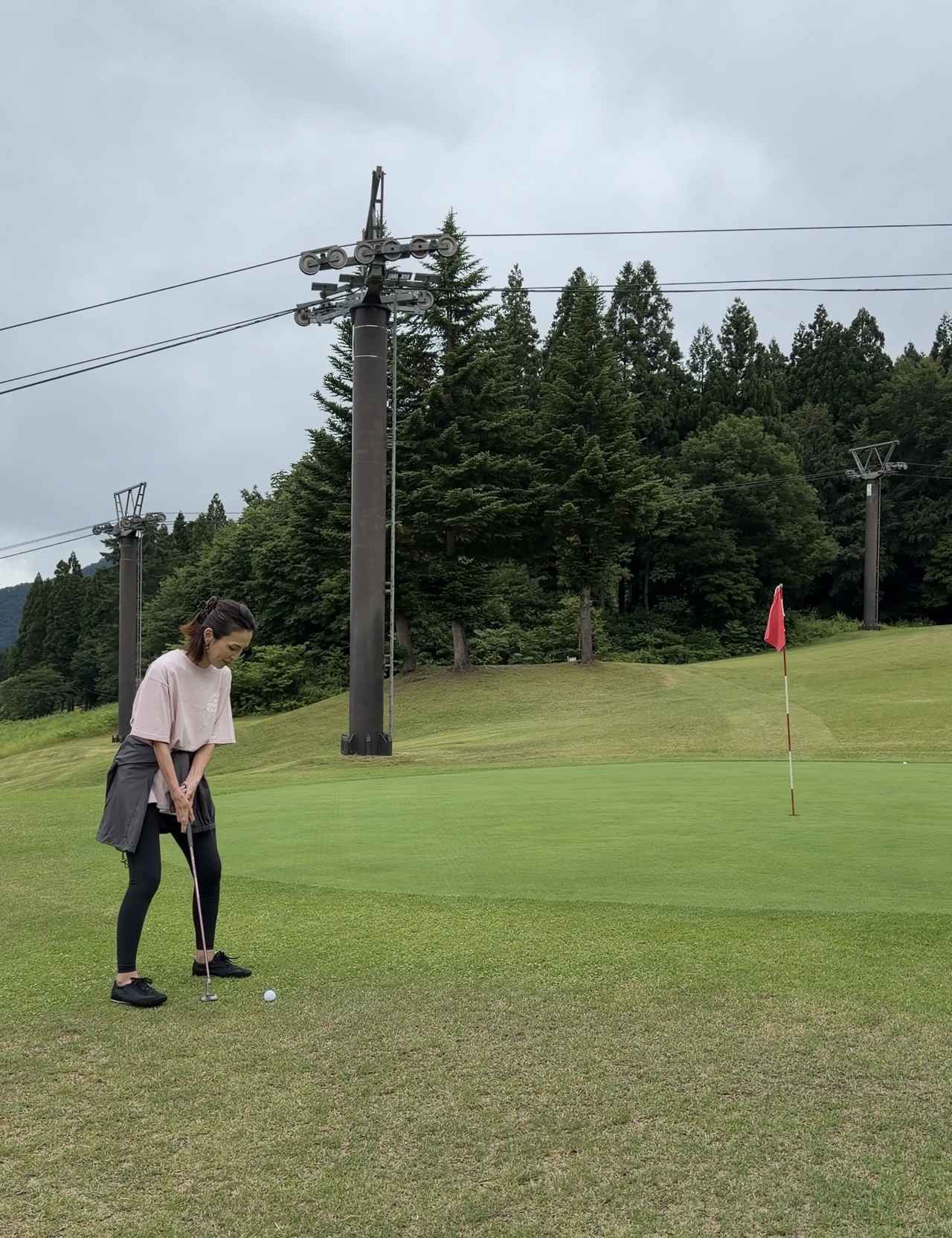 画像: ショートコースにでるのははじめて。打ちっぱなしでは味わえない楽しさを体感