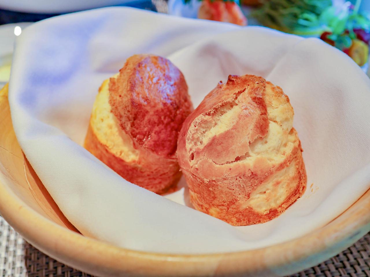 画像1: 焼きたてスコーンやロンネフェルトの紅茶も