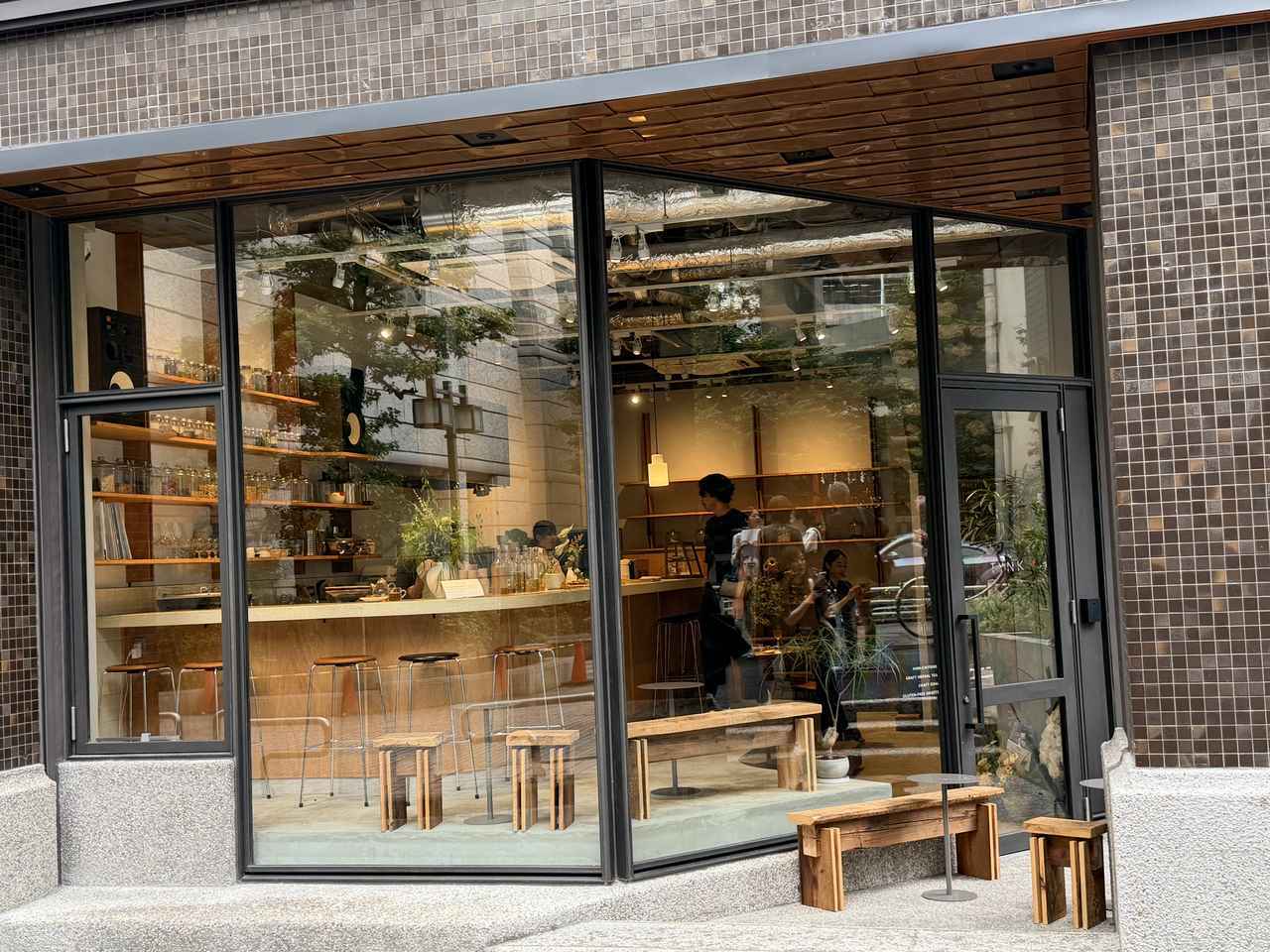 画像1: 歴史ある街並みに、香り豊かな新風を。