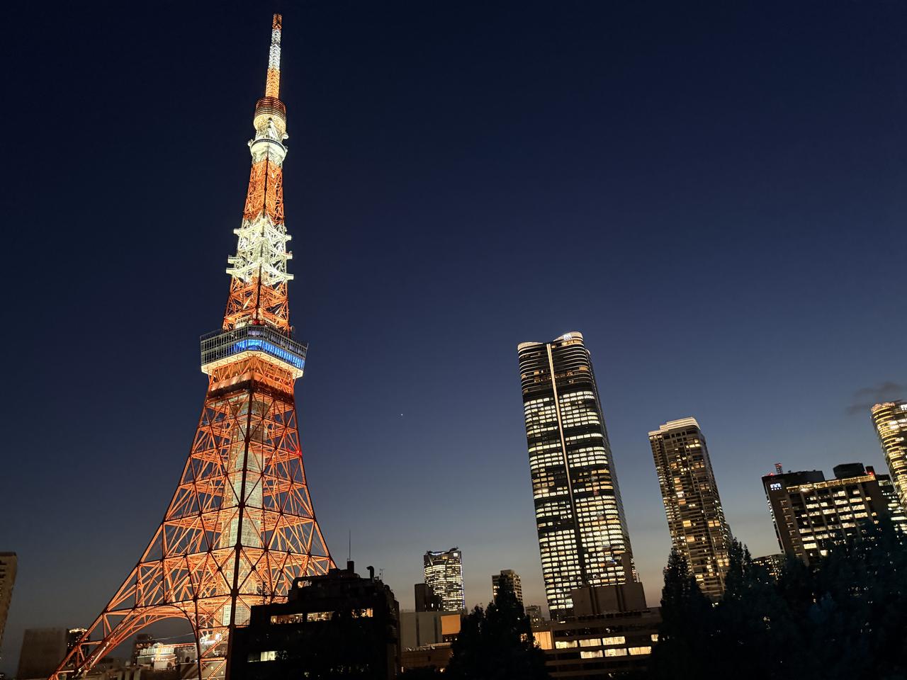 画像2: 東京タワーの絶景に包まれて。つい夜更かししてしまう日常を手放す特別な夜