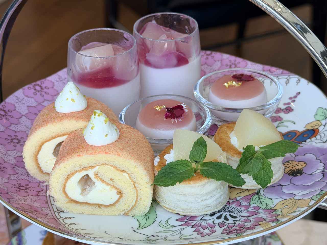 画像: 白桃プリン 白桃ロールケーキ 桃のムース 桃のチーズパイ