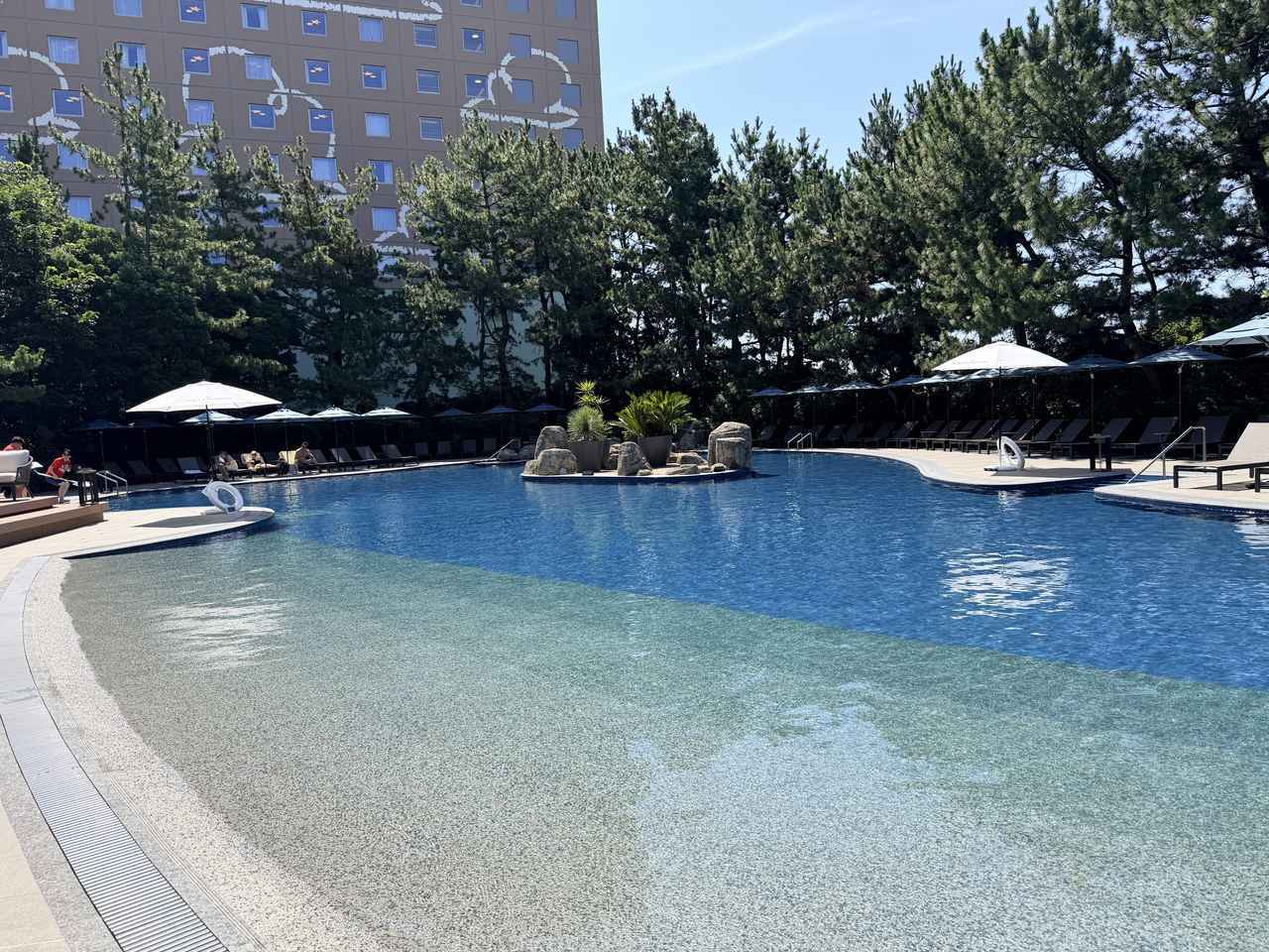 画像12: 都心から約30分で“夏のリゾート体験”♡首都圏最大級のガーデンプールで叶える夏のご褒美ステイ【ヒルトン東京ベイ】