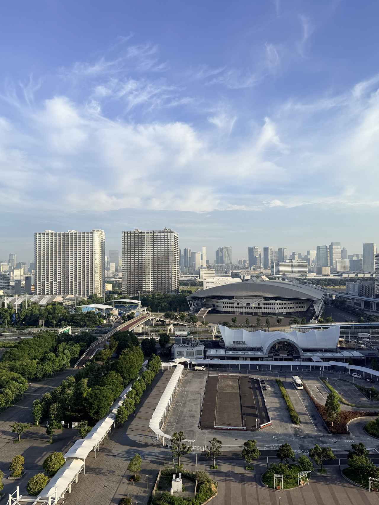 画像: りんかい線「国際展示場駅」、新交通ゆりかもめ「東京ビッグサイト駅」「有明駅」より徒歩約3分