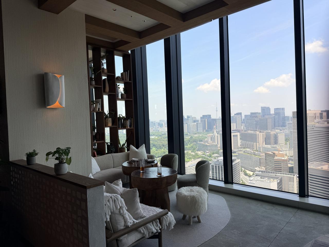 画像2: とっておきの夏時間♡地上38階の絶景と旬の白桃に酔いしれる「La Belle Vie Afternoon Tea ~桃のアフタヌーンティー~」