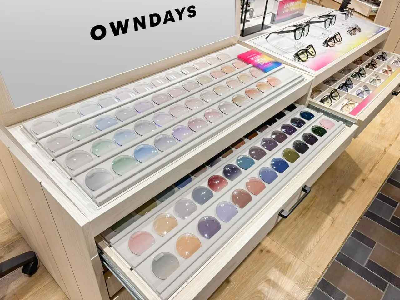 画像1: 自分史上、一番似合うアイウェアに出会う♡【OWNDAYS】で見つける100色以上のスタイルから“自分に似合う一本”へ