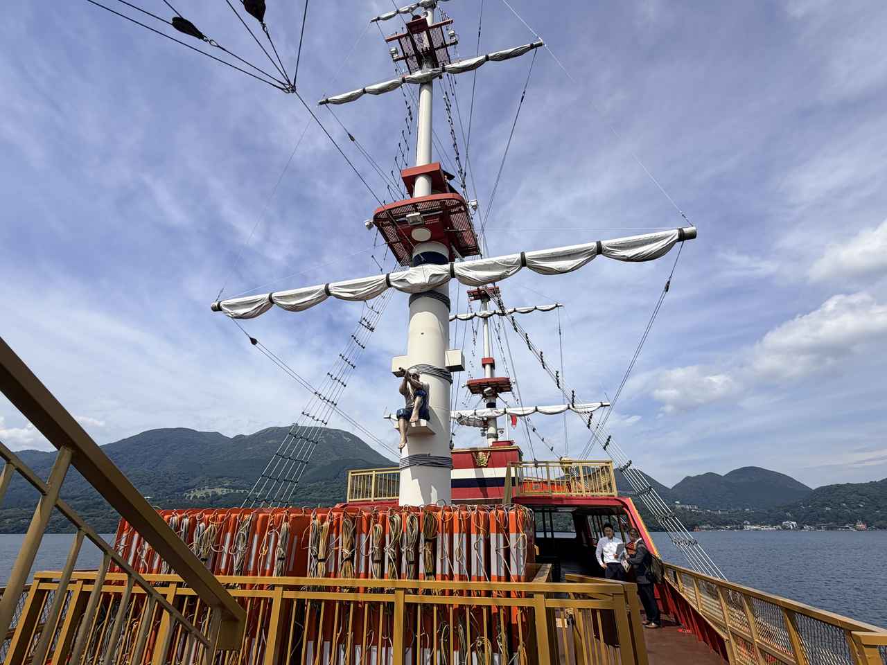 画像1: 箱根海賊船「ロワイヤルⅡ」が美しく刷新!優雅な芦ノ湖プチ贅沢旅へ