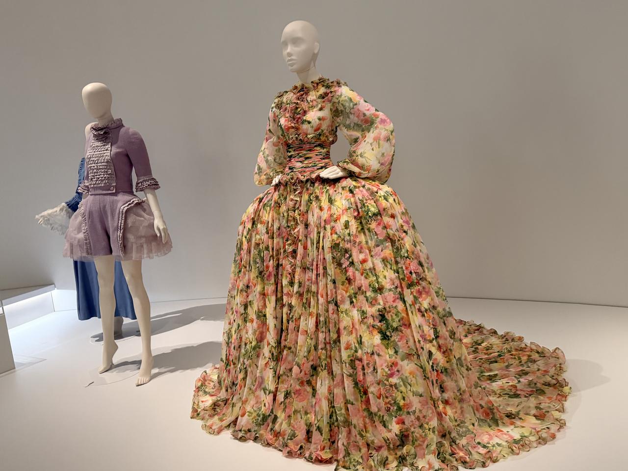 画像5: 「マリー・アントワネット・スタイル」展示風景(横浜美術館、2026年)