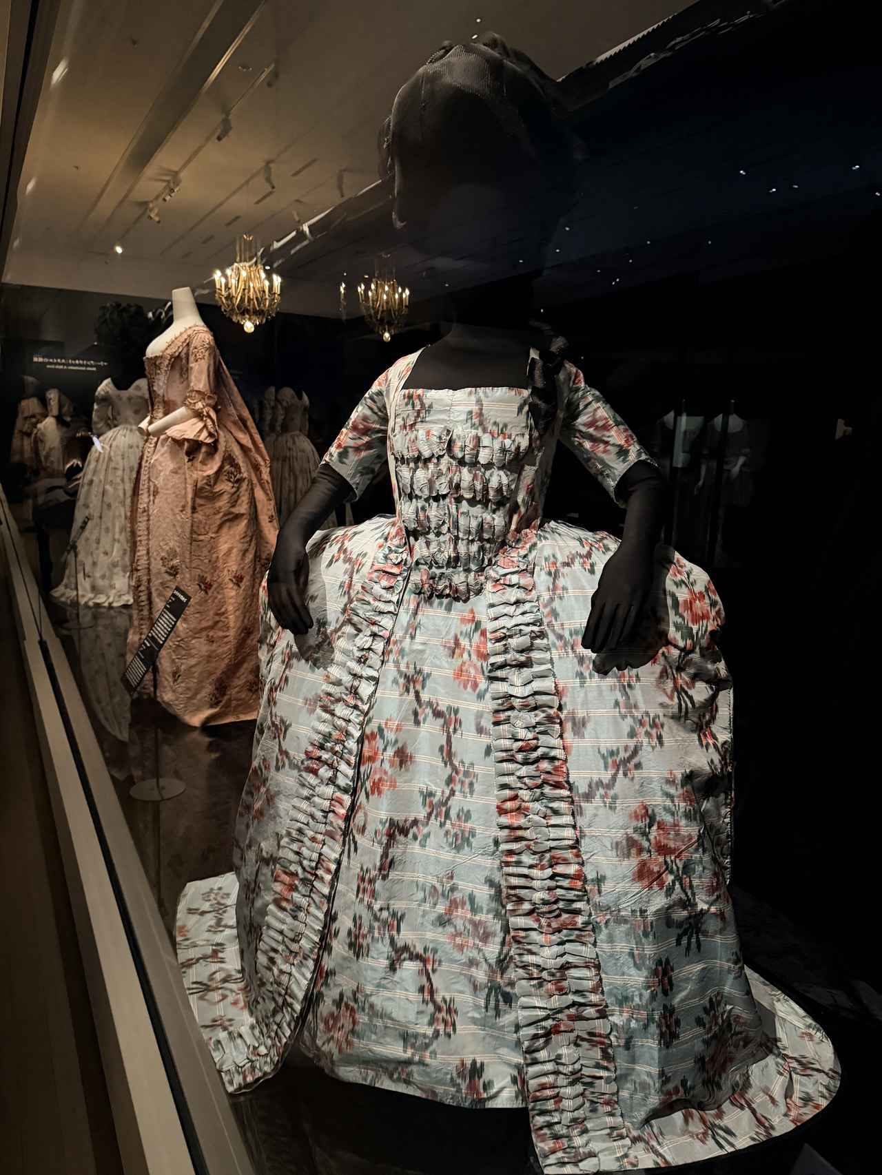 画像: ローブ・ア・ラ・フランセーズ フランス製 1760年代(1770年代に加工) V&A