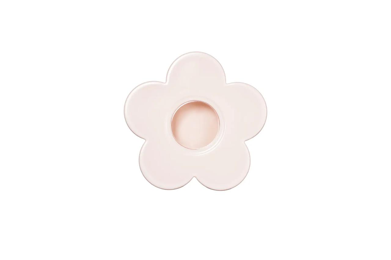 画像: 商品名:デイジー パレット IV 税込価格:1,100円(本体価格1,000円) ご使用法:別売りのアイオープナーやリップ ミックスなどが、1つ収納できます。 ※本製品にはコスメアイテムは付属しておりません。