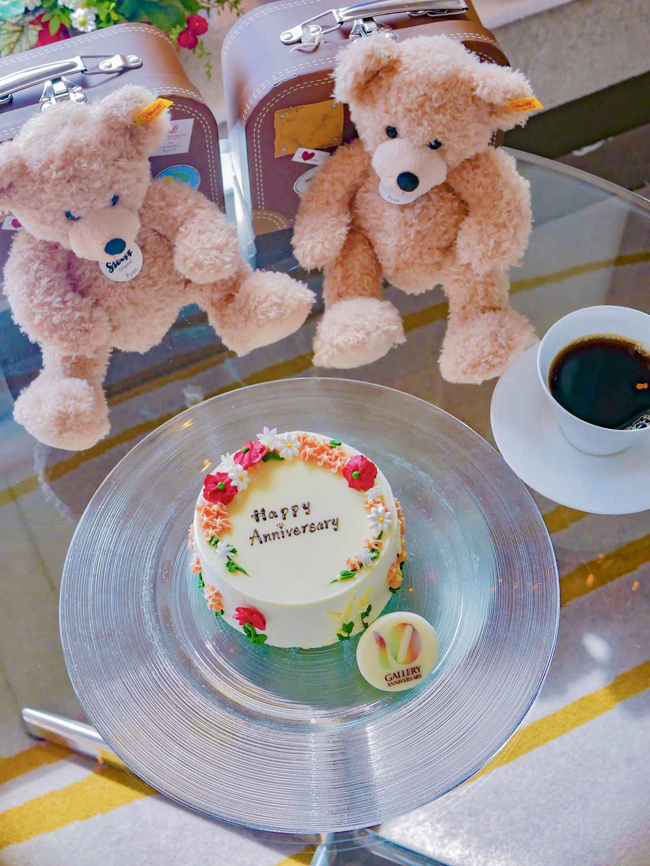 画像3: まるでお花畑♡ パティシエ特製「アニバーサリーケーキ」でお祝い