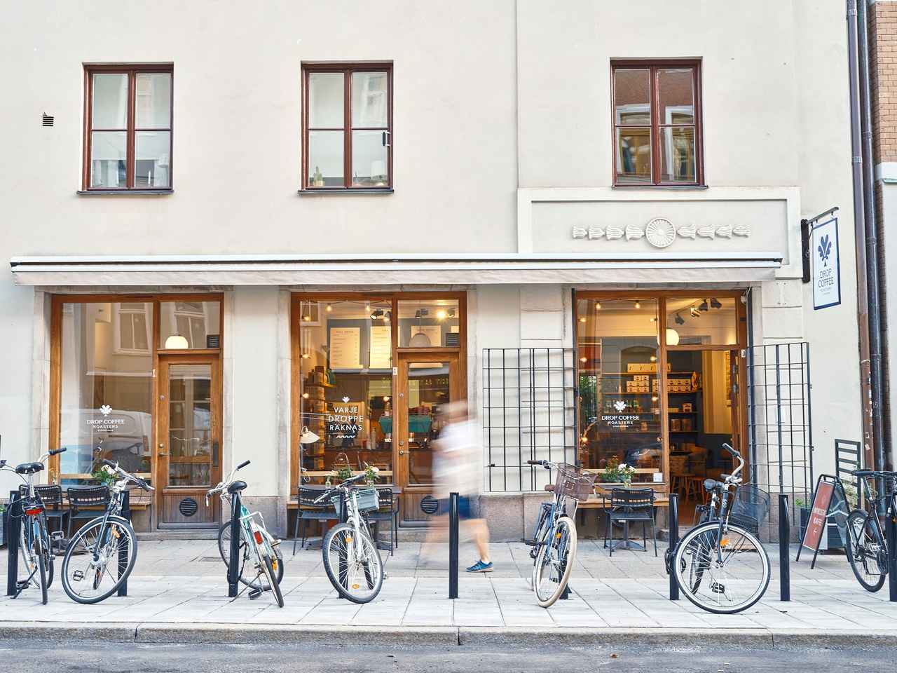 画像: 本国ストックホルムのDrop Coffeeの外観