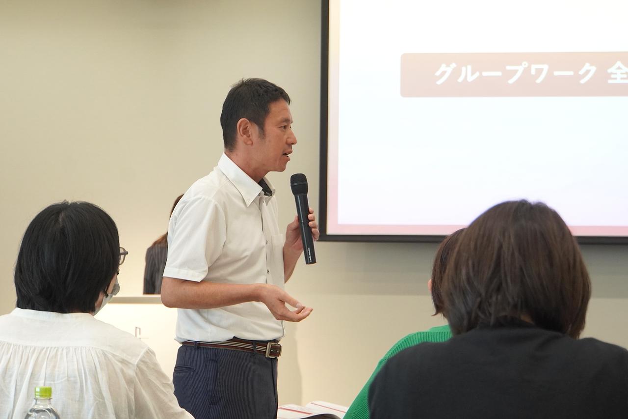 画像3: グループディスカッションで意見を交換・交流