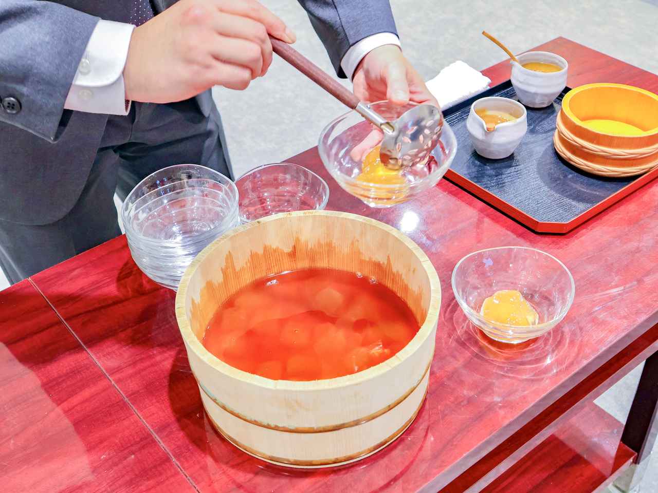 画像: 練りたて自家製わらび餅