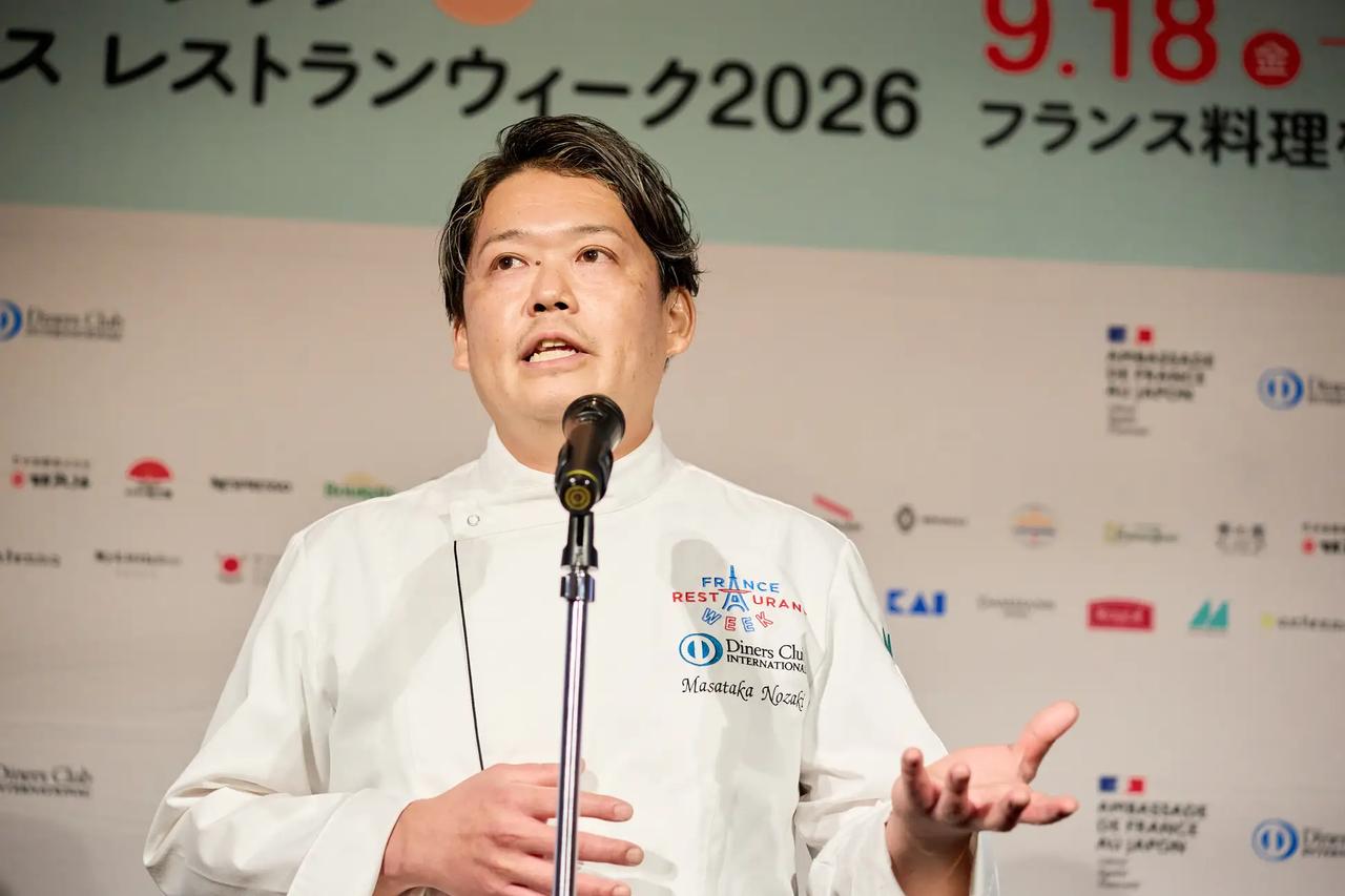 画像: 【岩手県】comfort dining DADA　野崎 正孝 シェフ 岩手県宮古市の漁師の家庭で育ち、幼い頃から三陸の海の恵みに親しんできた、盛岡市「comfort dining DADA」の野崎正孝シェフ。宮古・日出島産のホタテを貝柱、ヒモ、卵巣まで余すことなく用いた一皿を紹介し、各部位の個性に合った調理法でおいしさを引き出すこと、そして生産者や土地の魅力を次世代へつなぐことの大切さを語りました。