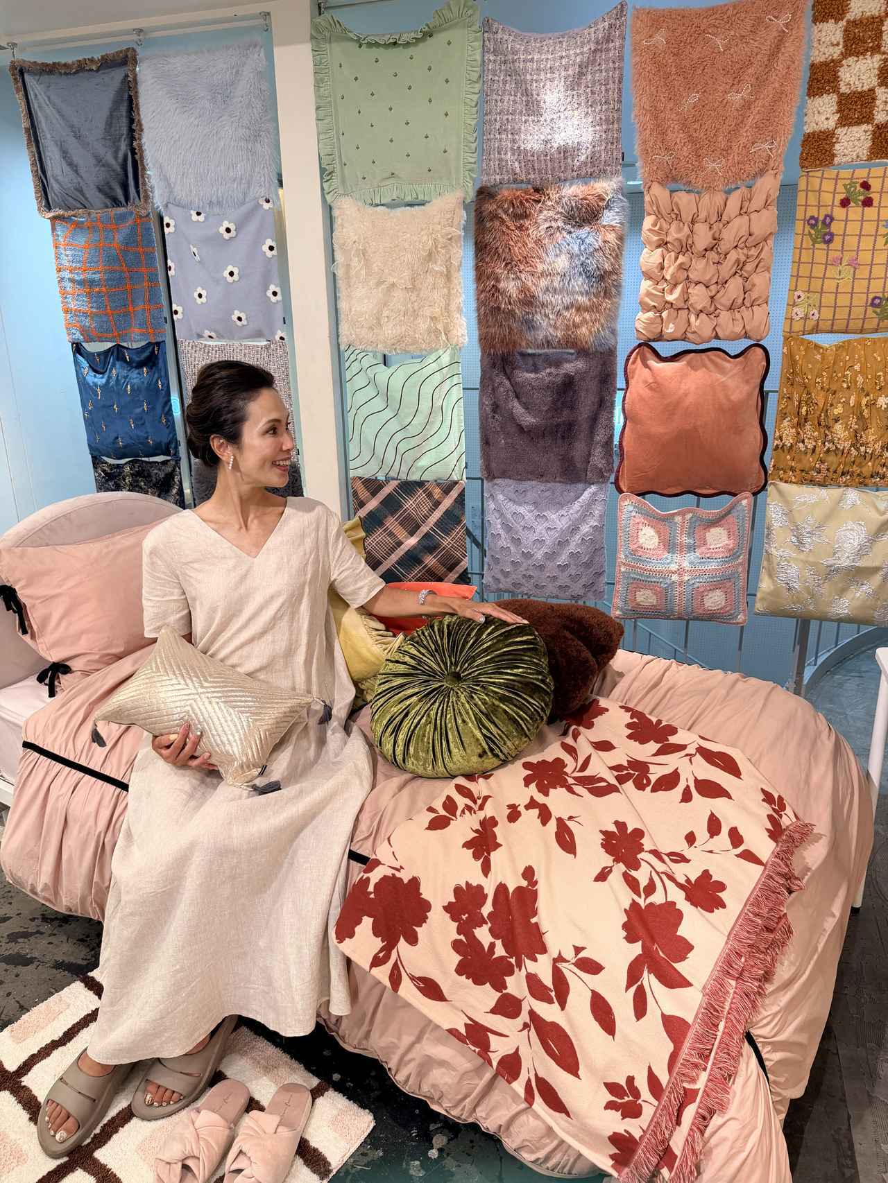 画像: 手軽に秋気分へシフト。素材とフォルムで遊ぶ「ドラマチッククッション」