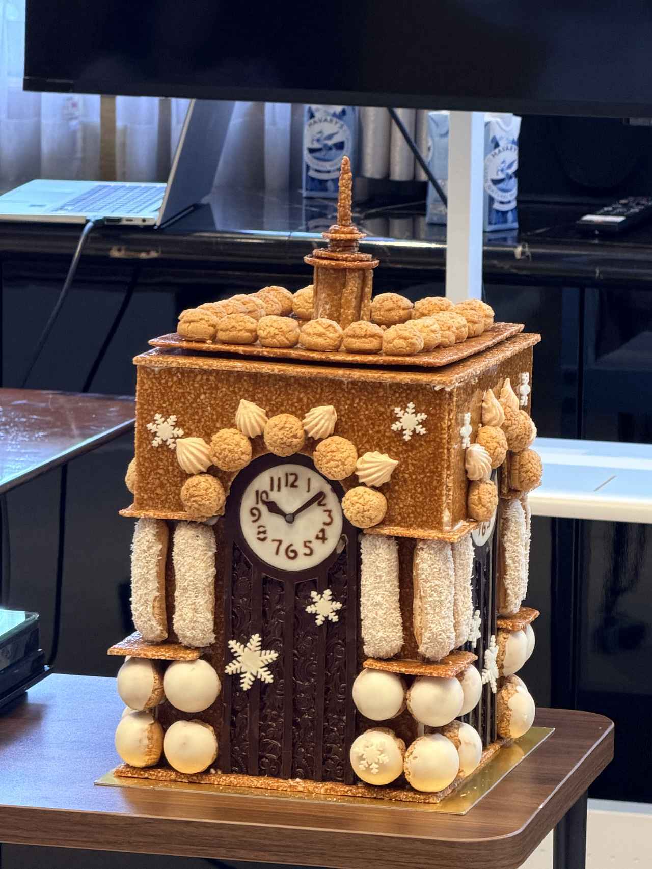 画像: <新作><限定 10 台><予約販売> Noël de WAKO 2026 縦 30cm × 横 30cm × 高さ 40cm(箱サイズ) 税込¥129,600