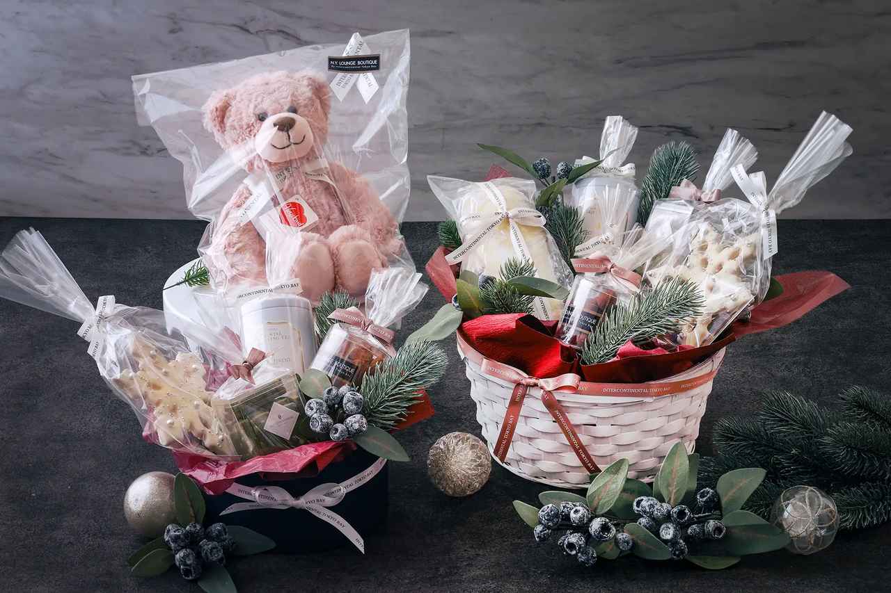 画像: クリスマスギフト（イメージ） 大切な方々への贈り物にも最適な、ホリデイシーズンにふさわしい心躍る華やかなスペシャルギフト。ホテルメイドのシュトーレンのほか、ホテルオリジナルのクッキーや紅茶、チョコレートなどを詰め合わせました。