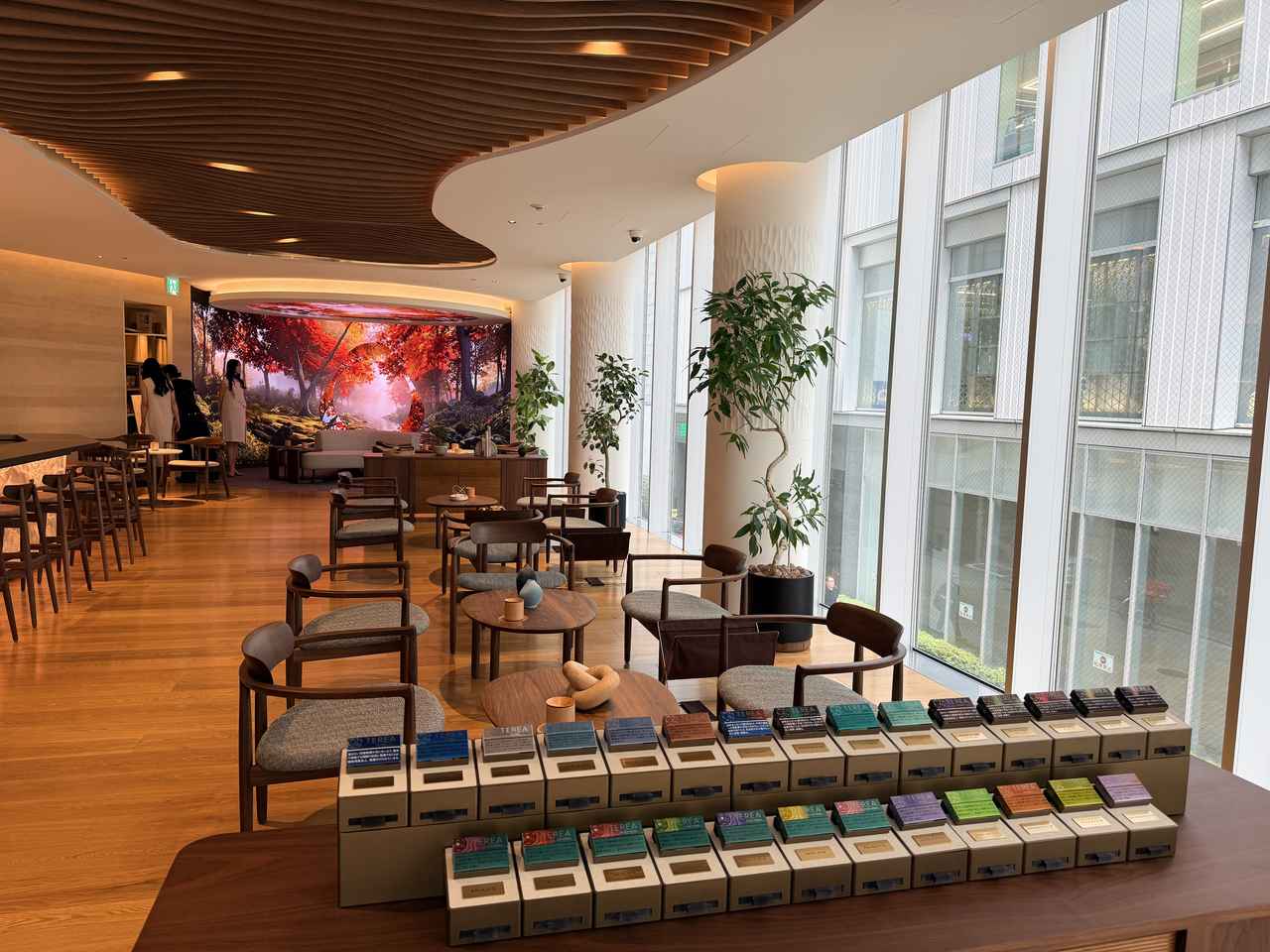 画像1: 五感で浸る贅沢な世界観♡世界初の「IQOS フラッグシップ 銀座」がグランドオープン