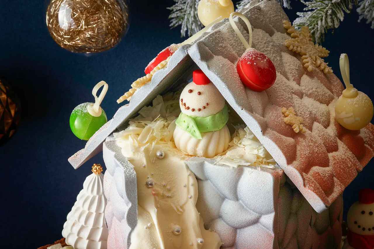 画像: 家の中には雪だるまとともにショートケーキが隠れている