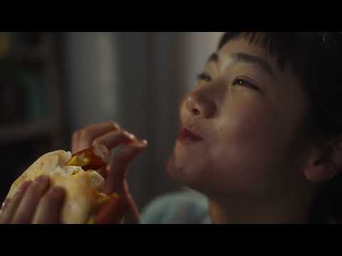 画像: モスバーガー「コクとろ月見」篇15秒 youtu.be