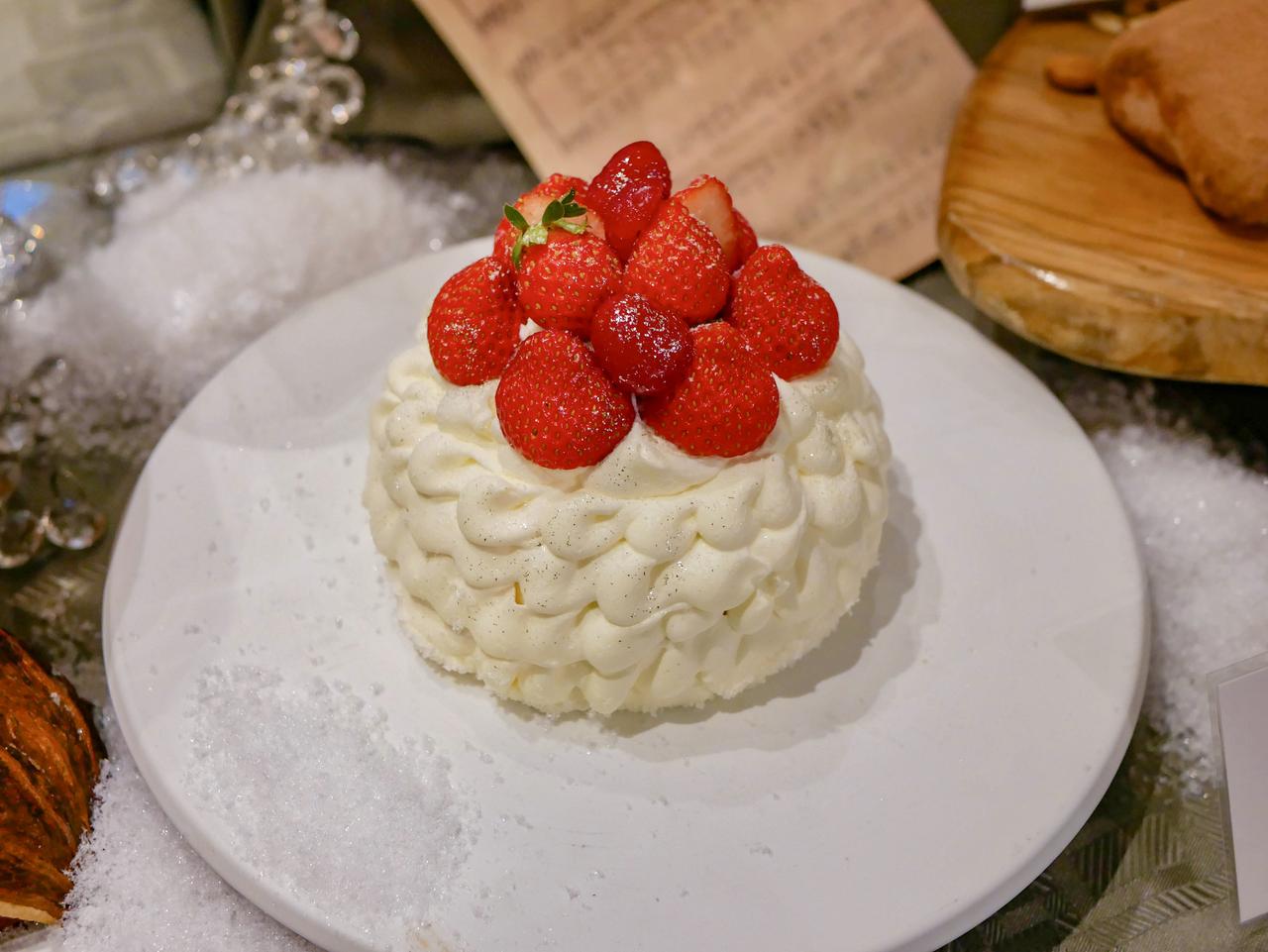 画像1: 王道と個性が光る!極上のクリスマスケーキ2種