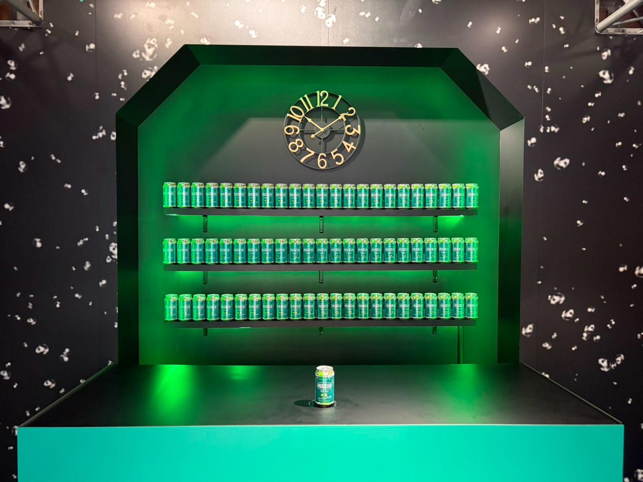 画像2: 昼から夜気分!巨大な黒い箱の正体は…POP UP BAR「#SOBER NIGHT BOX」