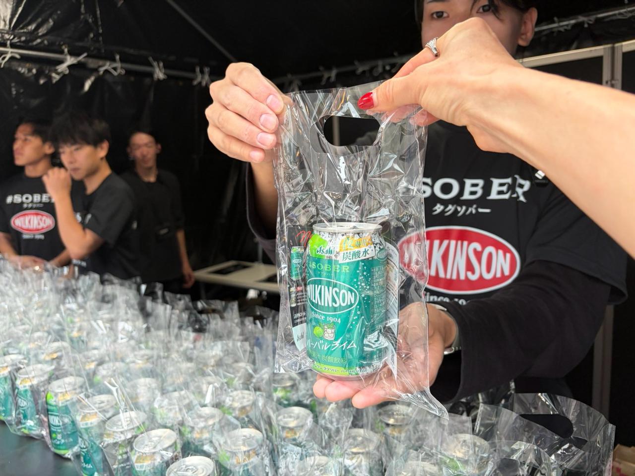 画像3: 昼から夜気分!巨大な黒い箱の正体は…POP UP BAR「#SOBER NIGHT BOX」